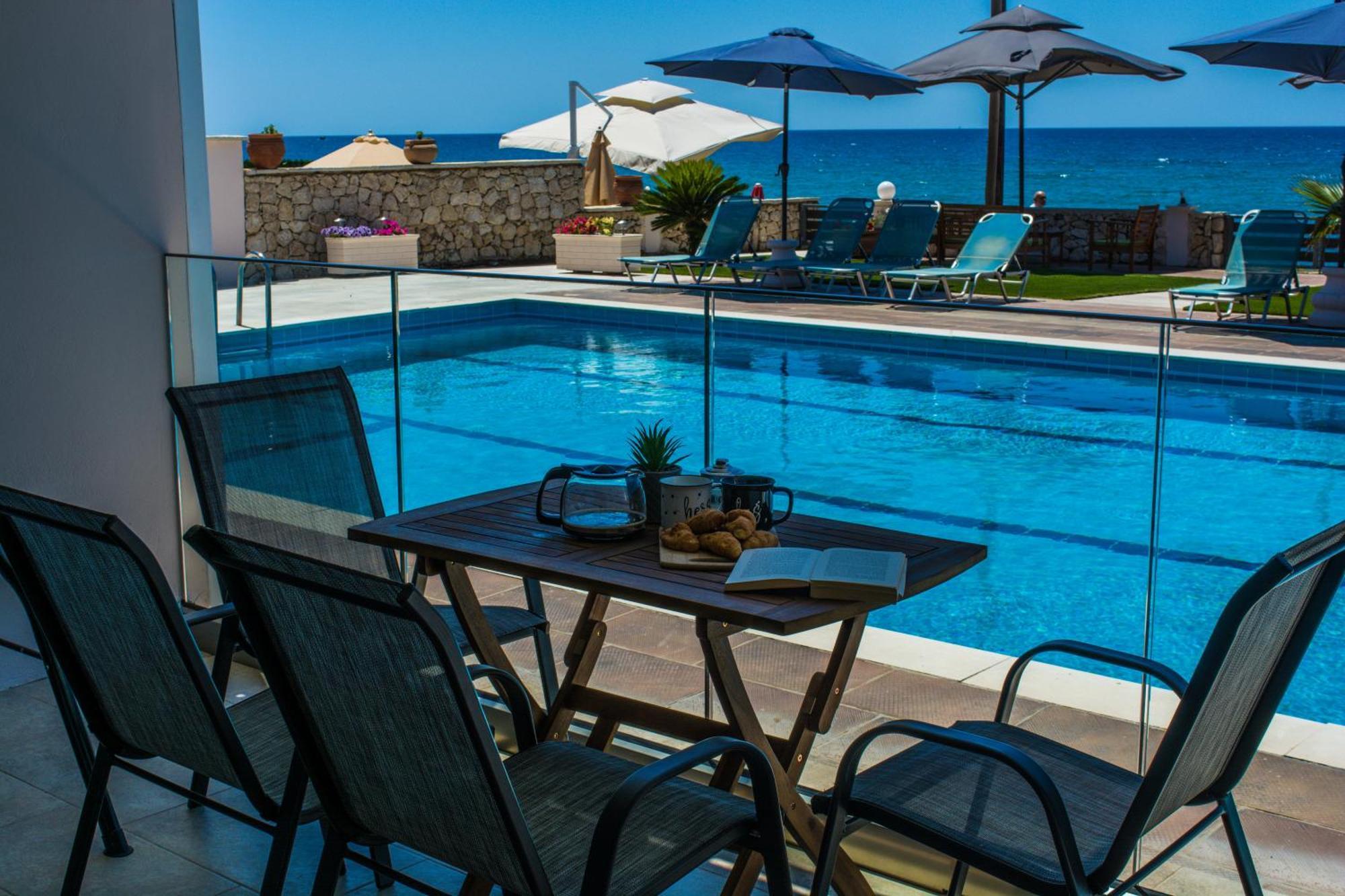 Fanis Seafront Apartments Agios Gordios  Exterior photo